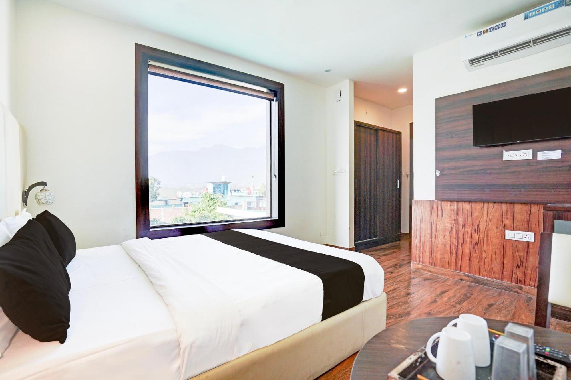 Hotel Collection O Golapar Haldwani à Kāthgodām Extérieur photo