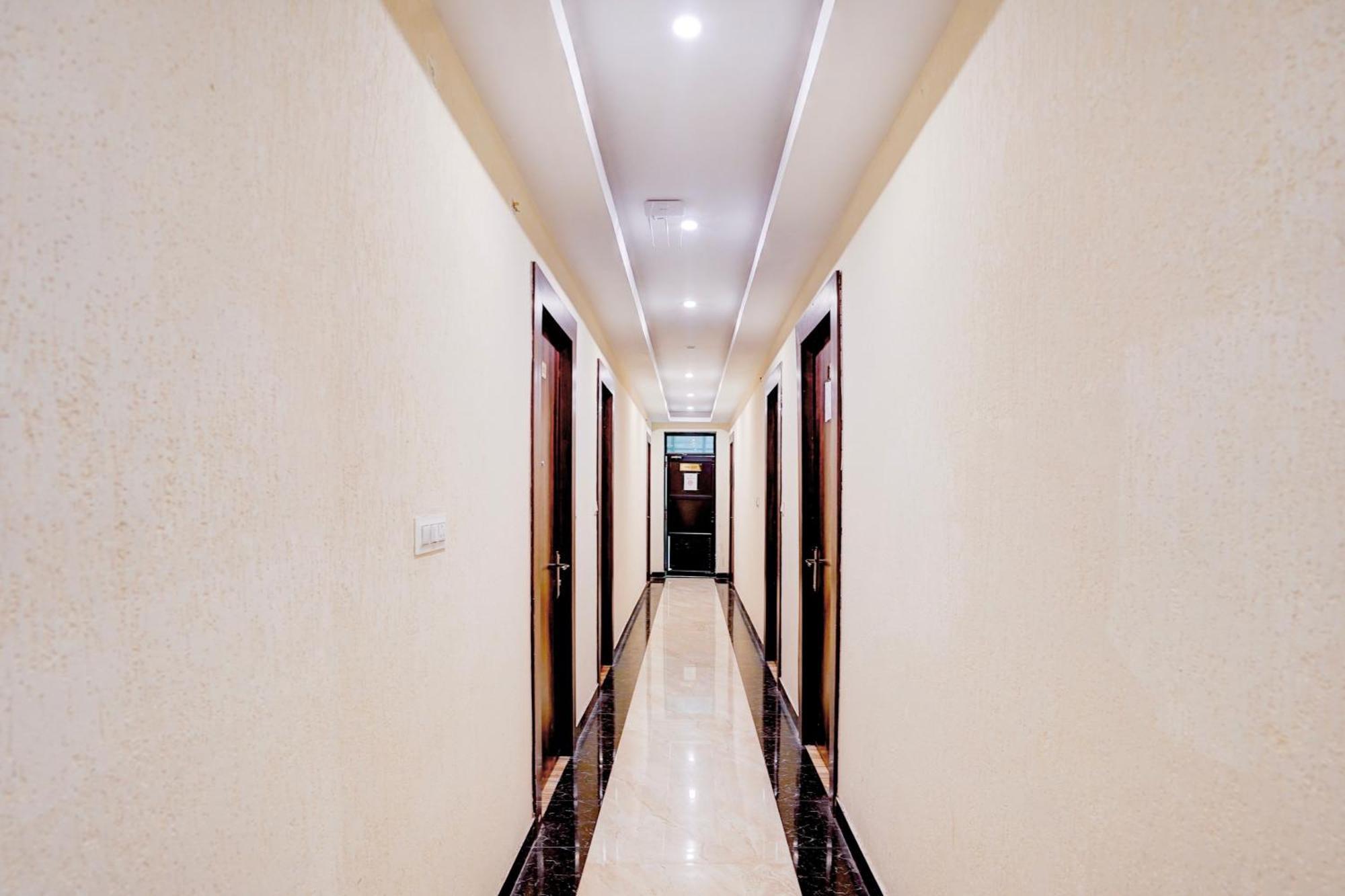 Hotel Collection O Golapar Haldwani à Kāthgodām Extérieur photo