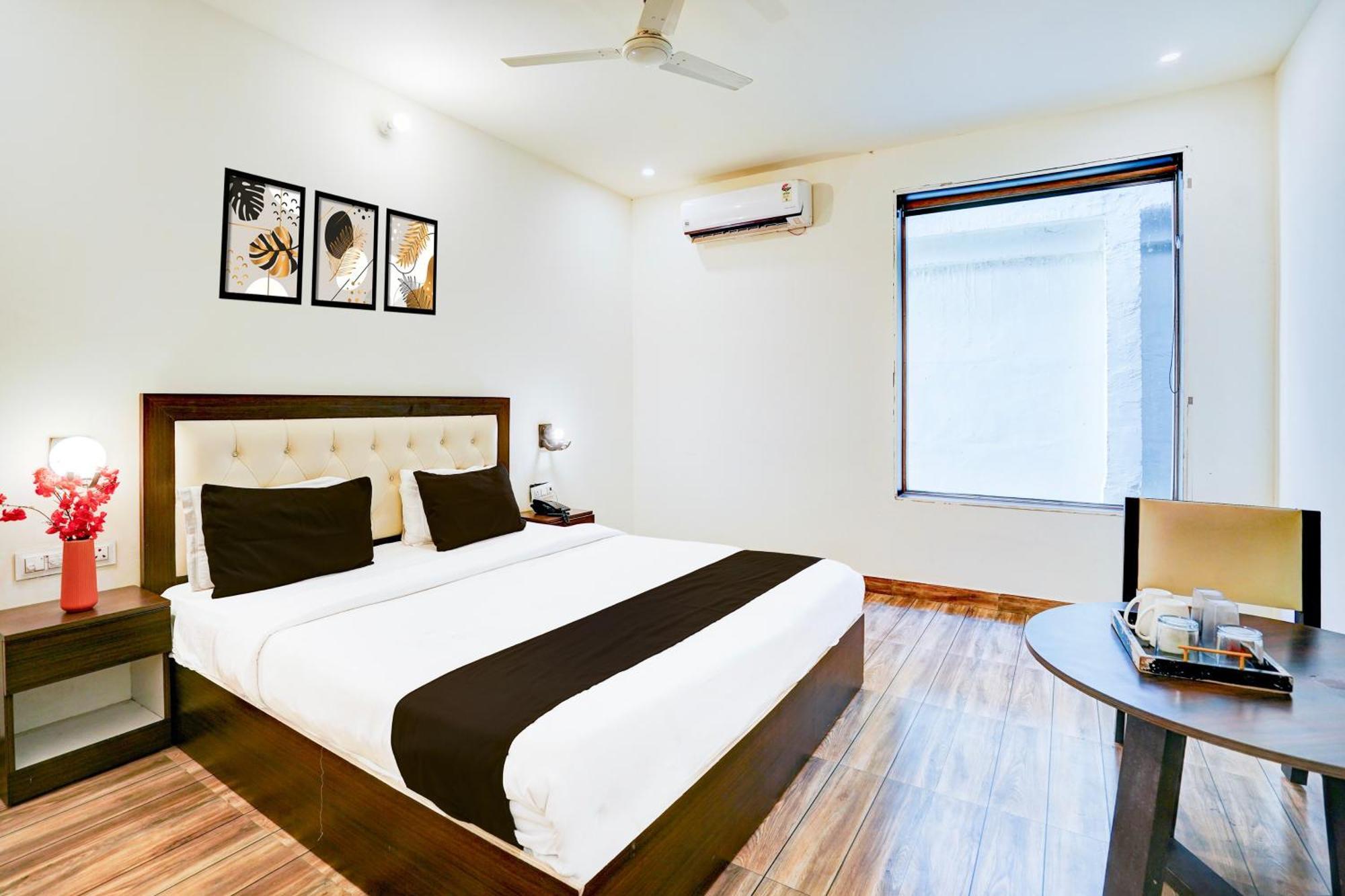 Hotel Collection O Golapar Haldwani à Kāthgodām Extérieur photo